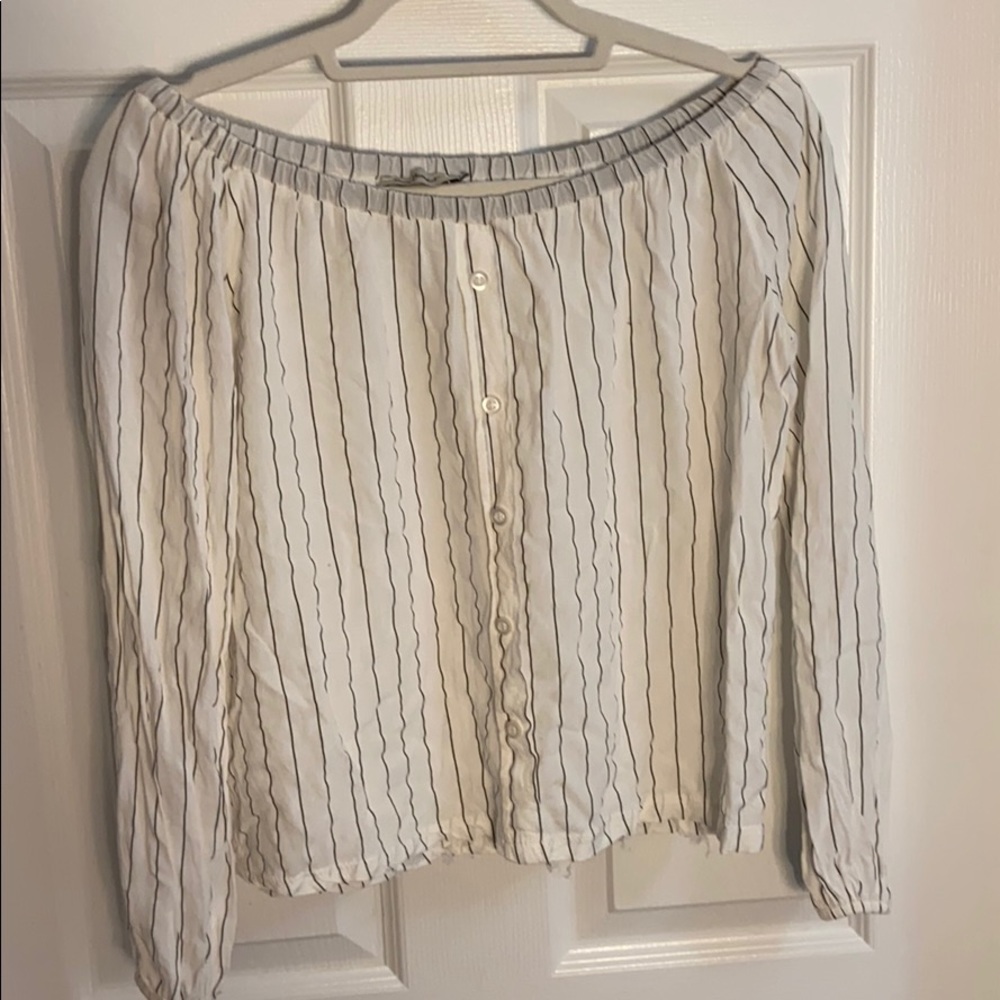 Crop white w blue stripe shirt